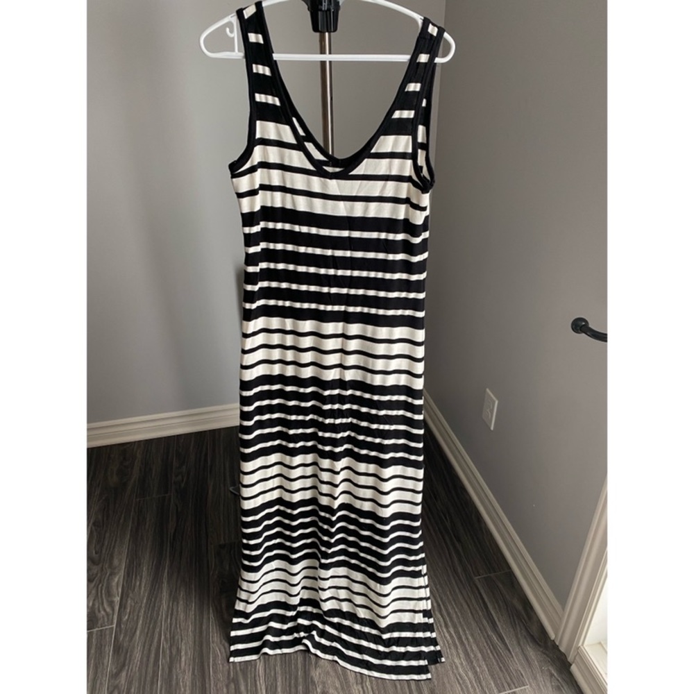 Dress - Picture 1 of 2